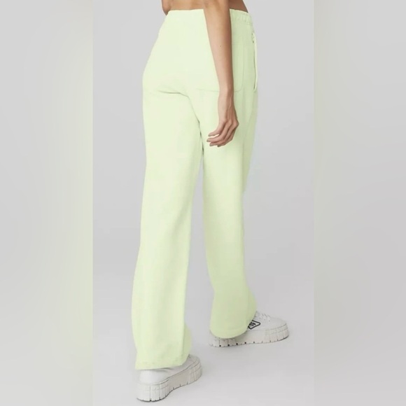 ALO Renown Heavyweight Hoodie and Heavy Weight Sweatpants Set - Picture 14 of 17